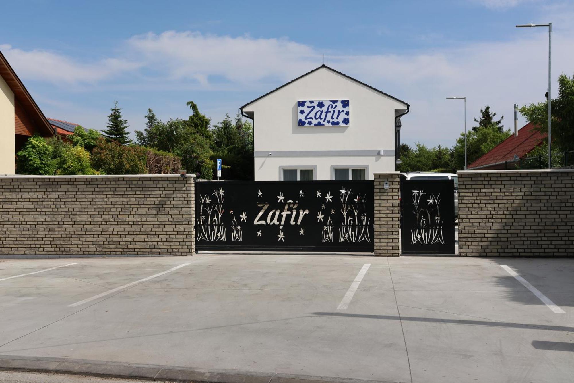 Hotel Zafir Dunajská Streda Exterior foto